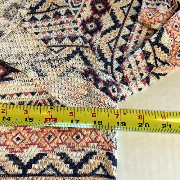 3/$25 Maurice’s Light Weight Knit Aztec V Neck 3/4 Sleeve Southwest Top. Size L - Picture 9 of 11
